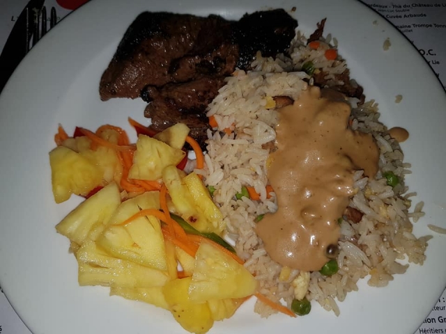 Kangourou de la Réunion, Riz arrangé et rougail d'ananas