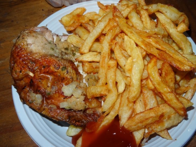 Frite et Poulet Boucané