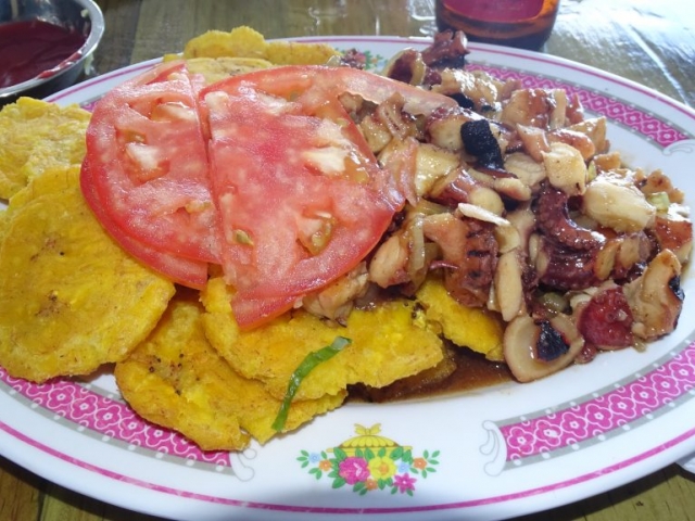 Octopus , tomato, Platano