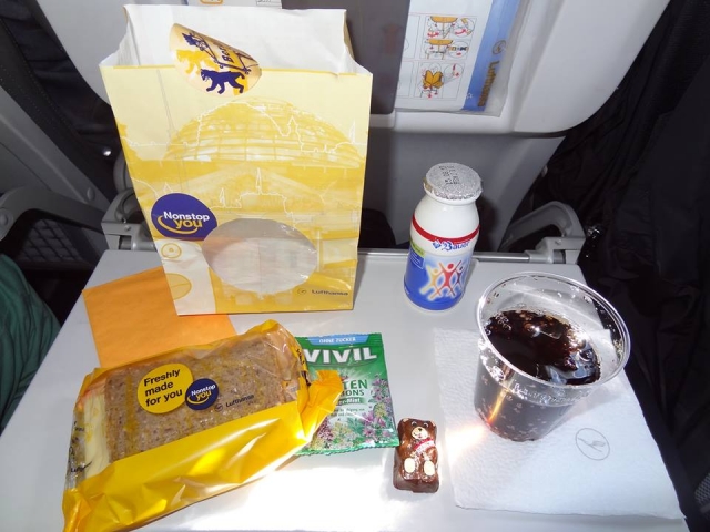 PETIT DEJEUNER LUFTHANSA CITYLINE