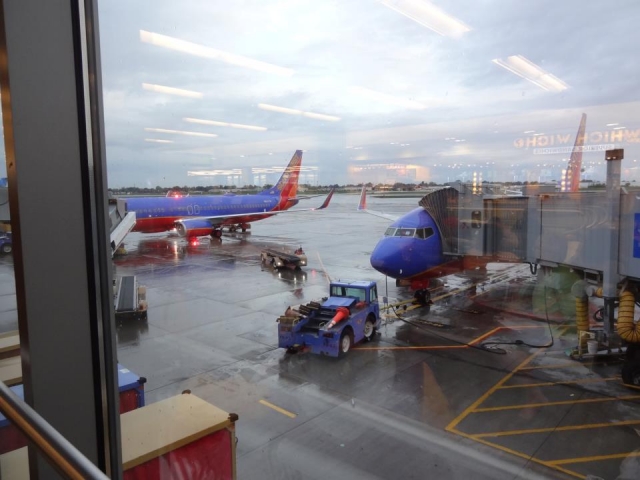 BOEING 737 SOUTHWEST AIRLINES