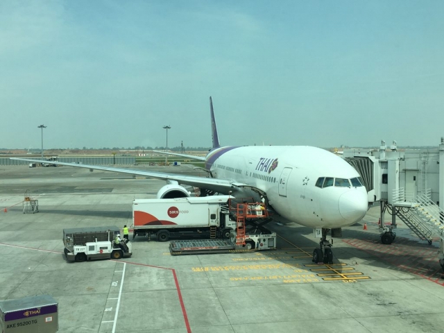 BOEING 772 THAI AIRWAYS