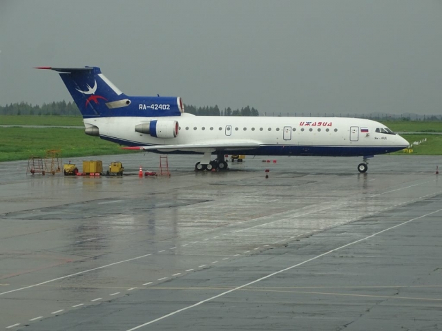YAKOVLEV YAK42 IZHAVIA