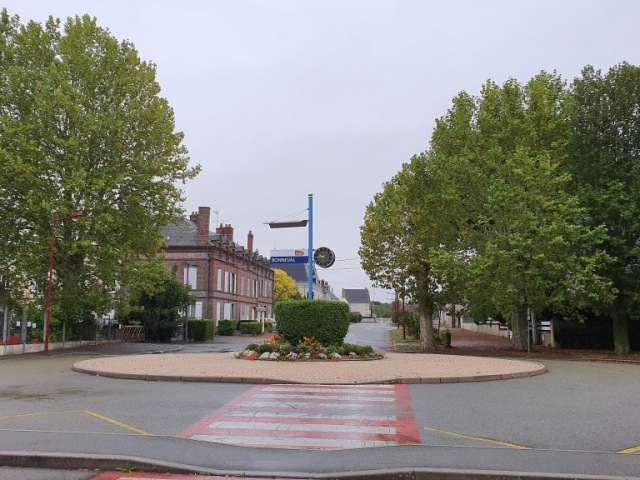 Bonneval place de la Gare